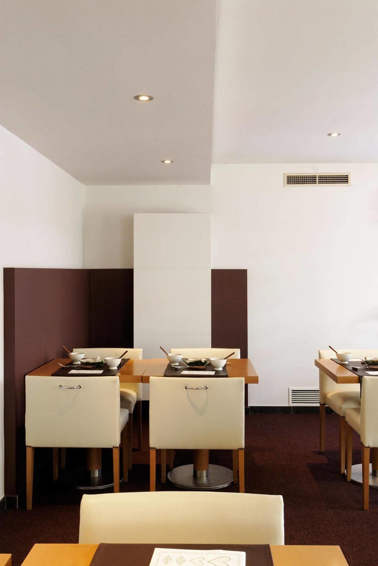 Hotel Ecu Γκενκ Εξωτερικό φωτογραφία