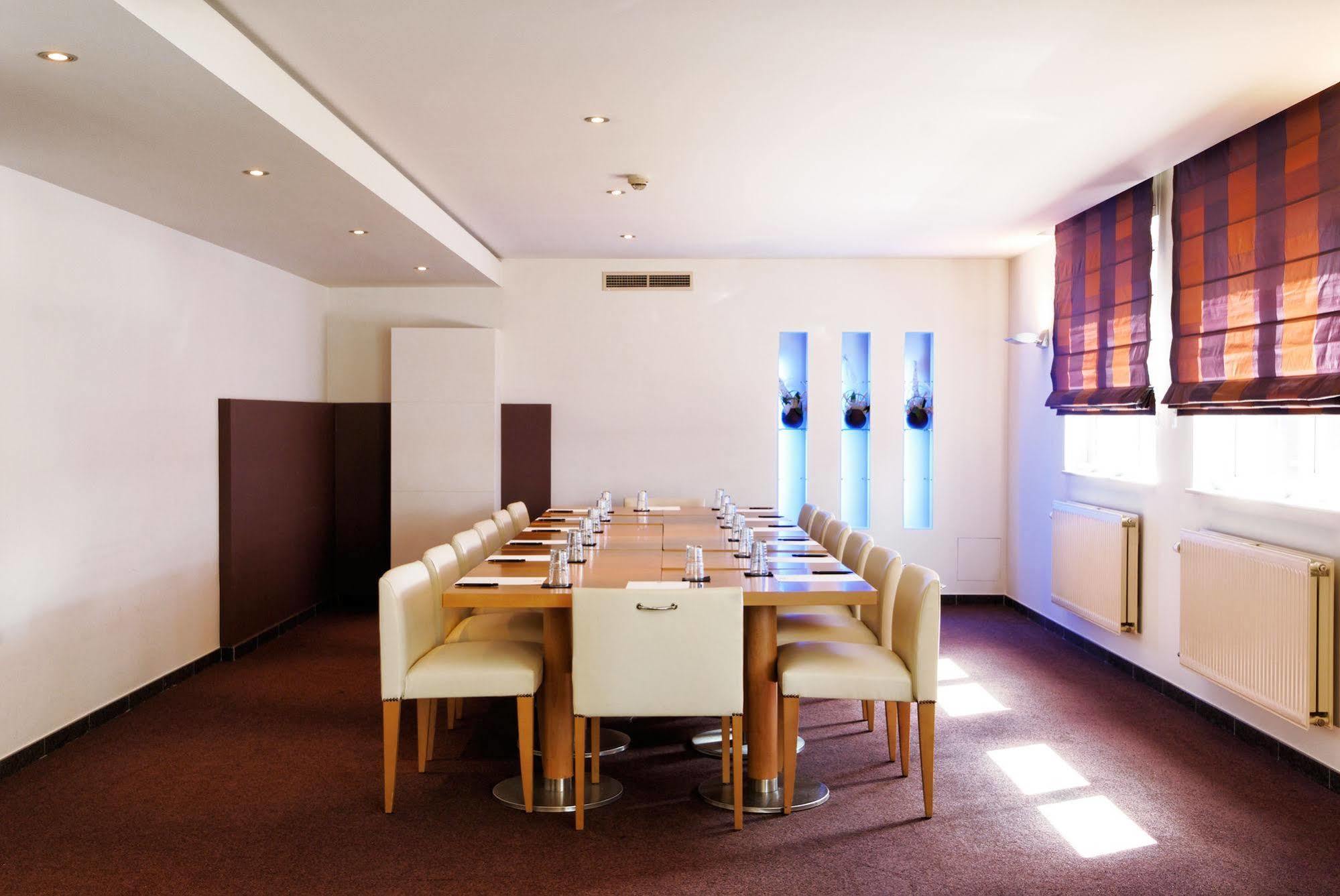Hotel Ecu Γκενκ Εξωτερικό φωτογραφία